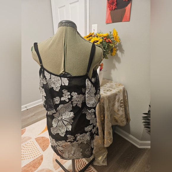 J Valdi Chic Black and White Floral Swim Coverup Sz Large - Picture 3 of 9